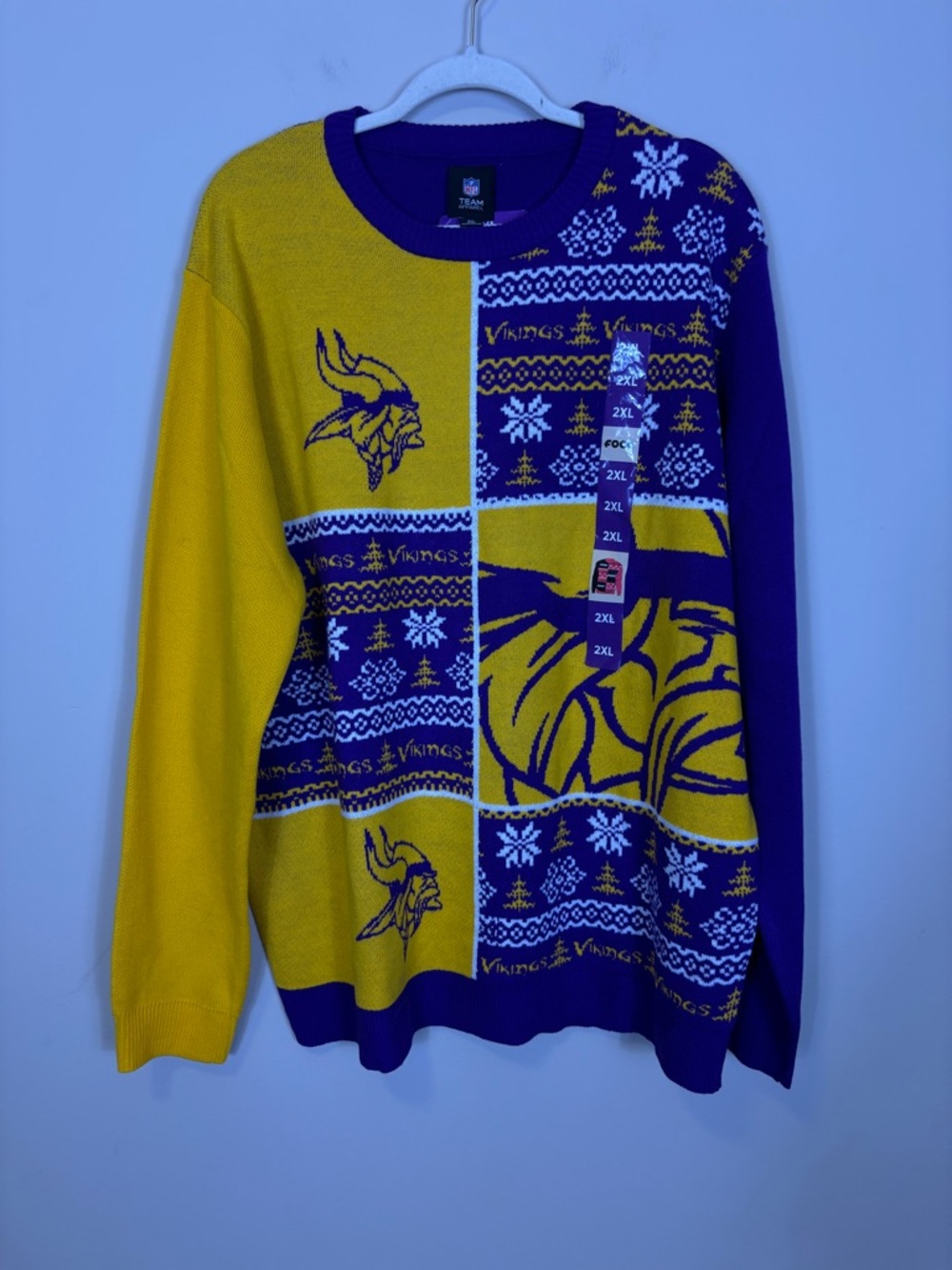 New with tags NFL Purple & Gold MN Vikings Crewneck Holiday Sweater Men’s 2X